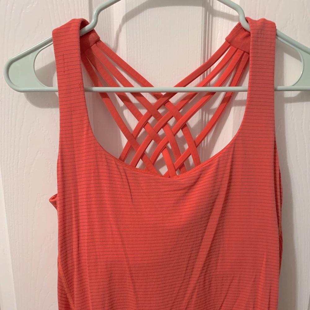 Lululemon Free to be